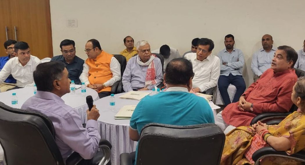 Hon'ble Union Minister Sh. Nitin ji Gadkari discussed AI based crop cultivation based on digital soil information with Dr. N. G. Patil, Director, ICAR-NBSS&LUP, Nagpur, Dr. Dilip Ghosh, Director, ICAR-CCRI, Nagpur, Agricultural Development Trust, Baramati, and Agrovision Foundation on 12th August 2025 at Nagpur