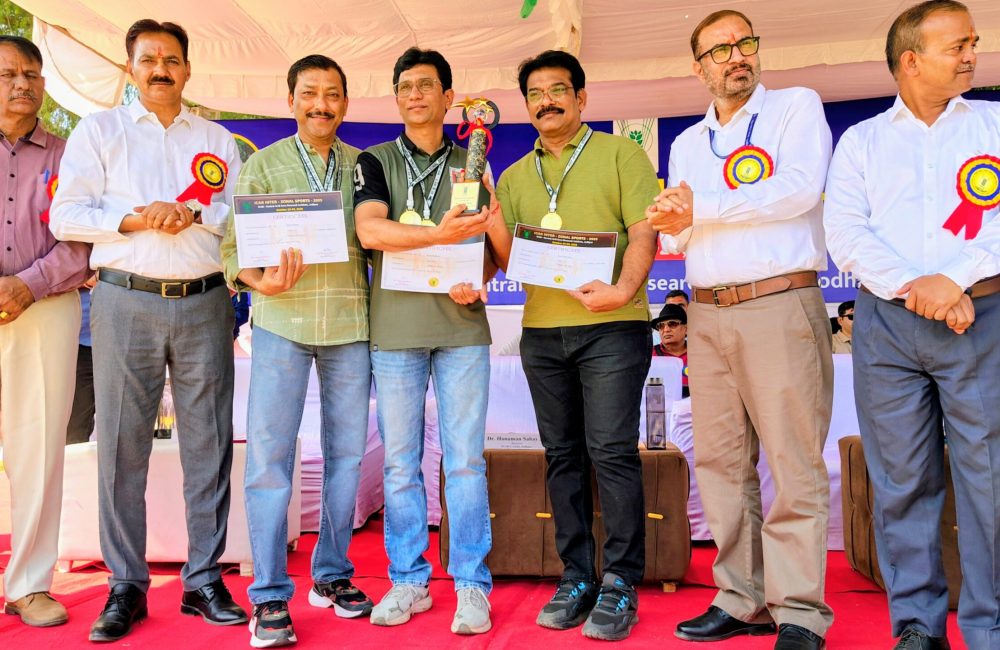 Shri Samir Chalkhure and Shri Sanjay Mendhekar won the Gold Medal in the Men's Team Championship at the ICAR Inter-Zonal Sports, held at ICAR-CAZRI, Jodhpur, from 23 to 26 October 2026.