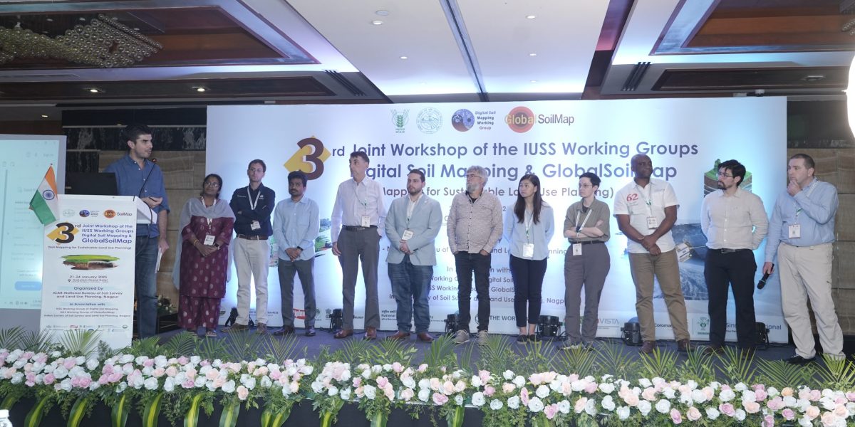 Post session group discussion by the international and national
delegates